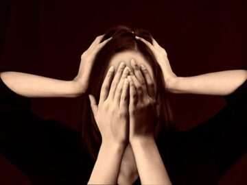 Feelings of Fear and Anxiety in Psychology woman